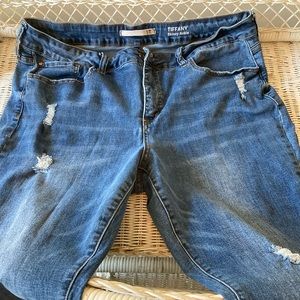 !it Ripped Tiffany Skinny ankle jeans 22W